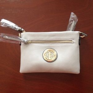 Genuine leather Euro Trends purse.